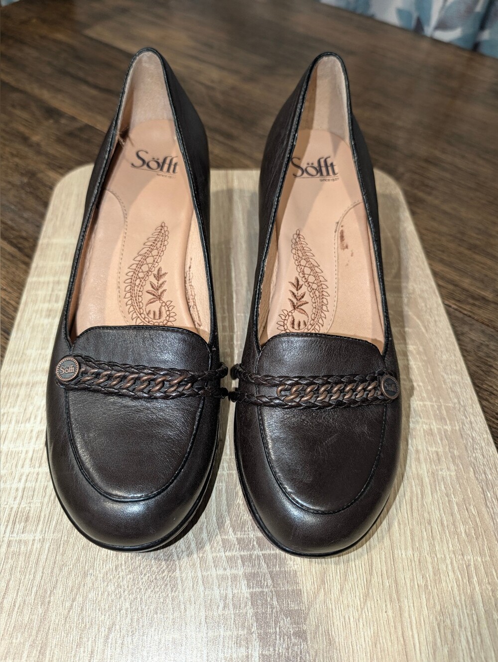 Sofft Women's Dark Brown Leather Chain Detail Heels